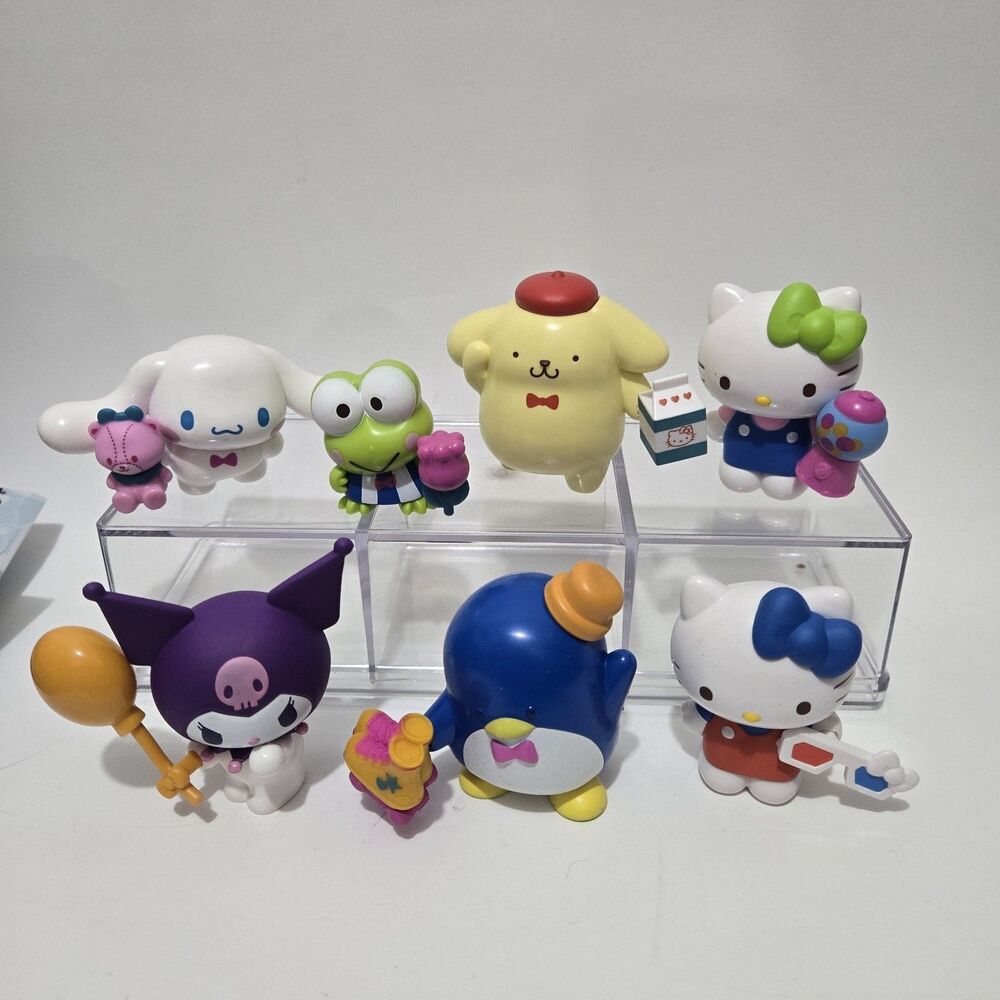 Hello Kitty + Friends Series 4 Rainbow Vibes Lot of 7 Figures